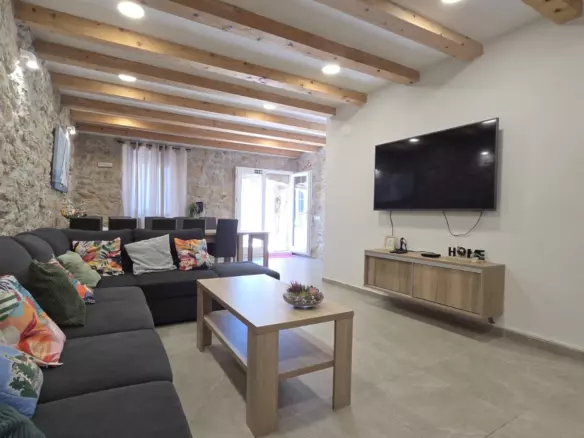 8-bedroom Villa In Grižane-belgrad, Croatia (350 M²)