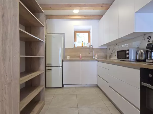 8-bedroom Villa In Grižane-belgrad, Croatia (350 M²)