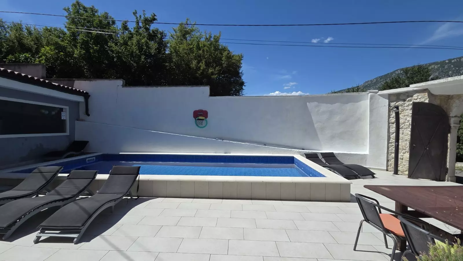8-bedroom Villa In Grižane-belgrad, Croatia (350 M²)