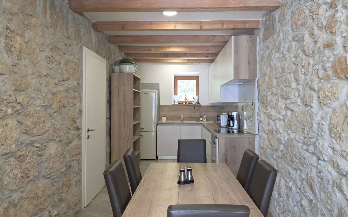 8-bedroom Villa In Grižane-belgrad, Croatia (350 M²)