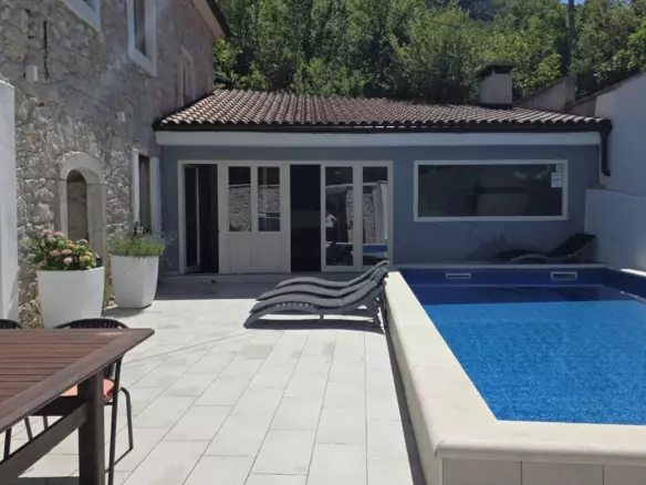 8-bedroom Villa In Grižane-belgrad, Croatia (350 M²)