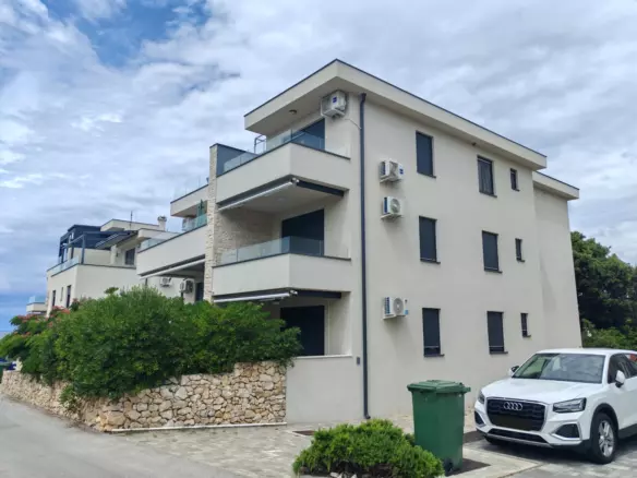 3-bedroom Apartment In Mandre, Croatia (80,5 M²)