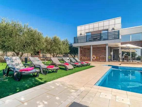 3-bedroom Villa In Vodnjan, Croatia (173 M²)