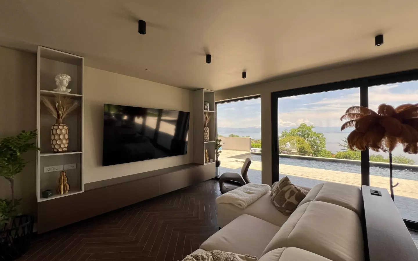 4-bedroom Villa In Sveta Jelena, Croatia (275 M²)