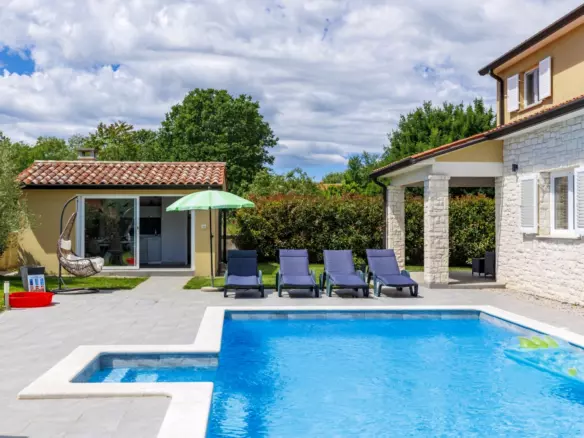 6-bedroom Detached House In Labin, Croatia (240 M²)