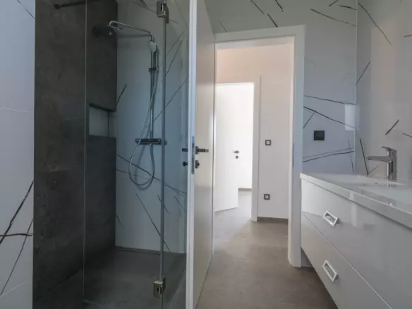3-bedroom Apartment In Murter, Croatia (124,95 M²)