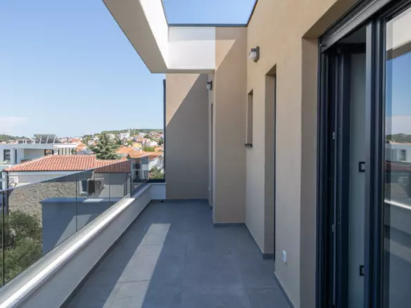 3-bedroom Apartment In Murter, Croatia (124,95 M²)