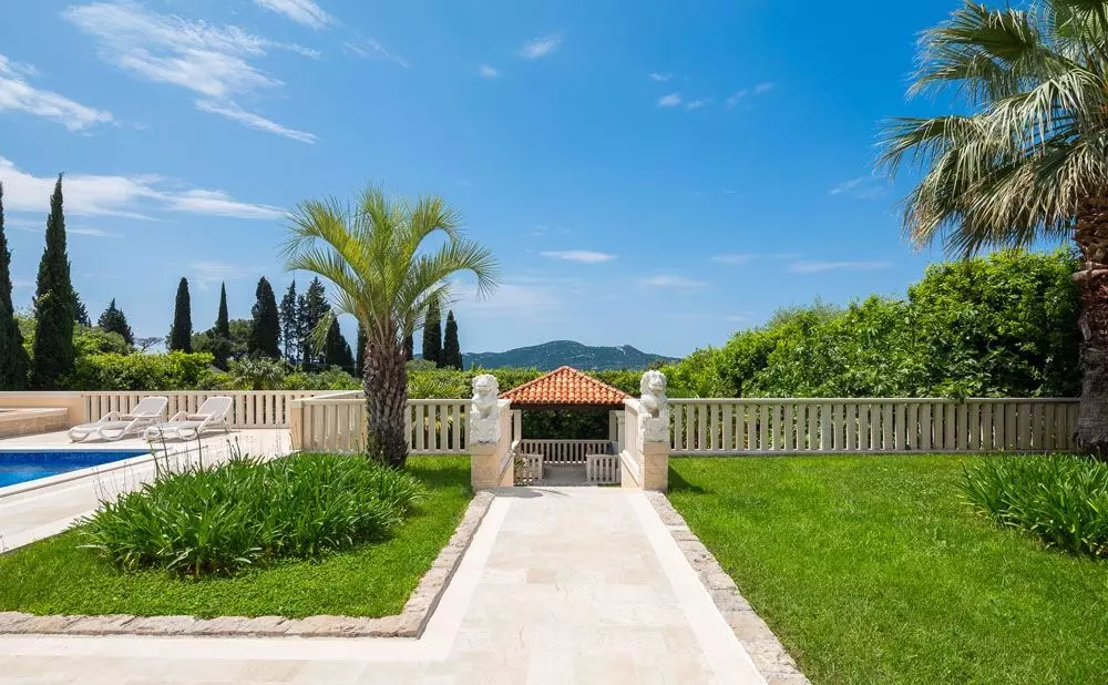 6-bedroom Villa In Trsteno, Croatia (530 M²)