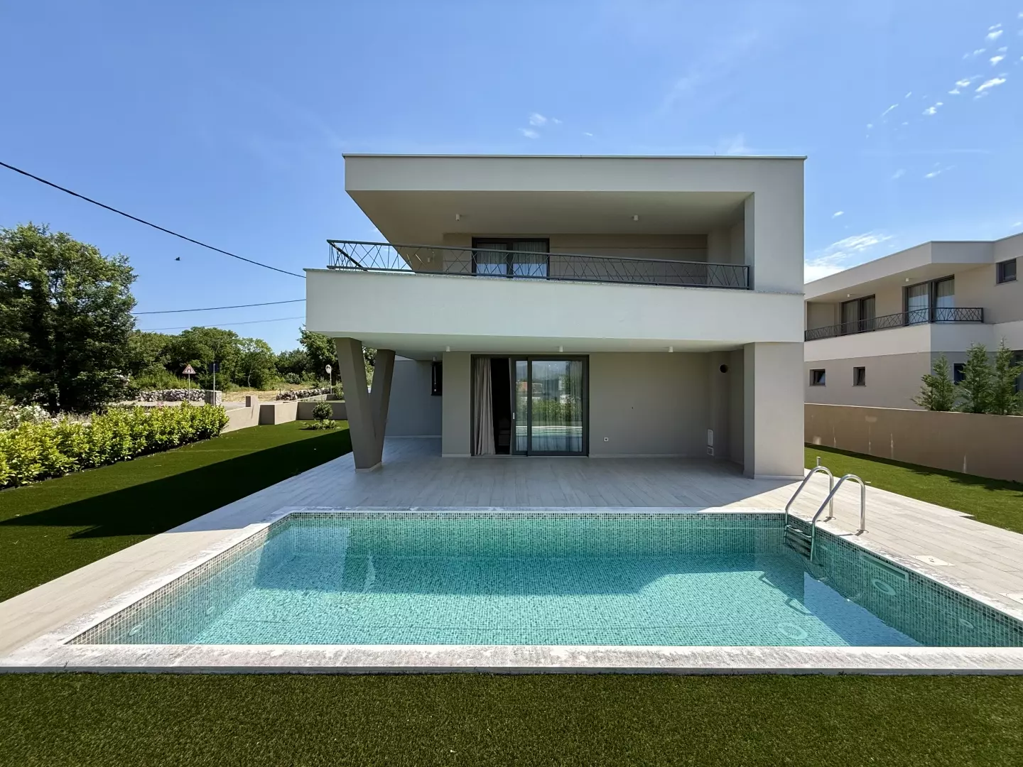 4-bedroom Villa In Brzac, Croatia (173 M²)