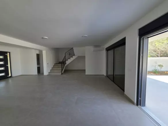 3-bedroom Villa In Vir, Croatia (322 M²)