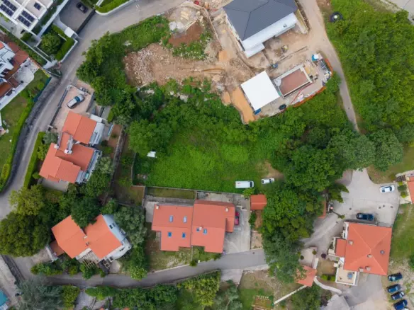 Land In Pobri, Croatia (1.080 M²)