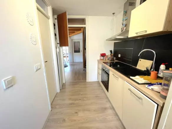 4-bedroom Apartment In Červar-porat, Croatia (83 M²)