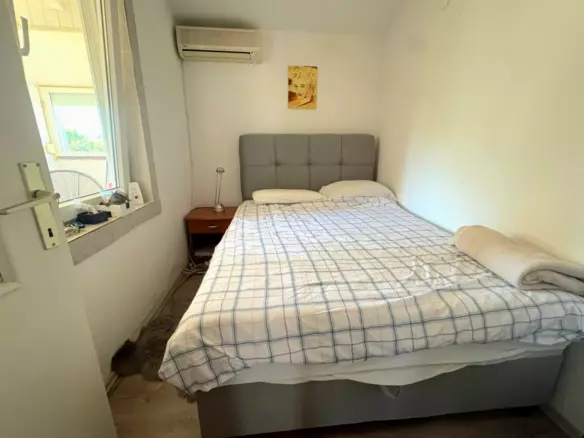 4-bedroom Apartment In Červar-porat, Croatia (83 M²)