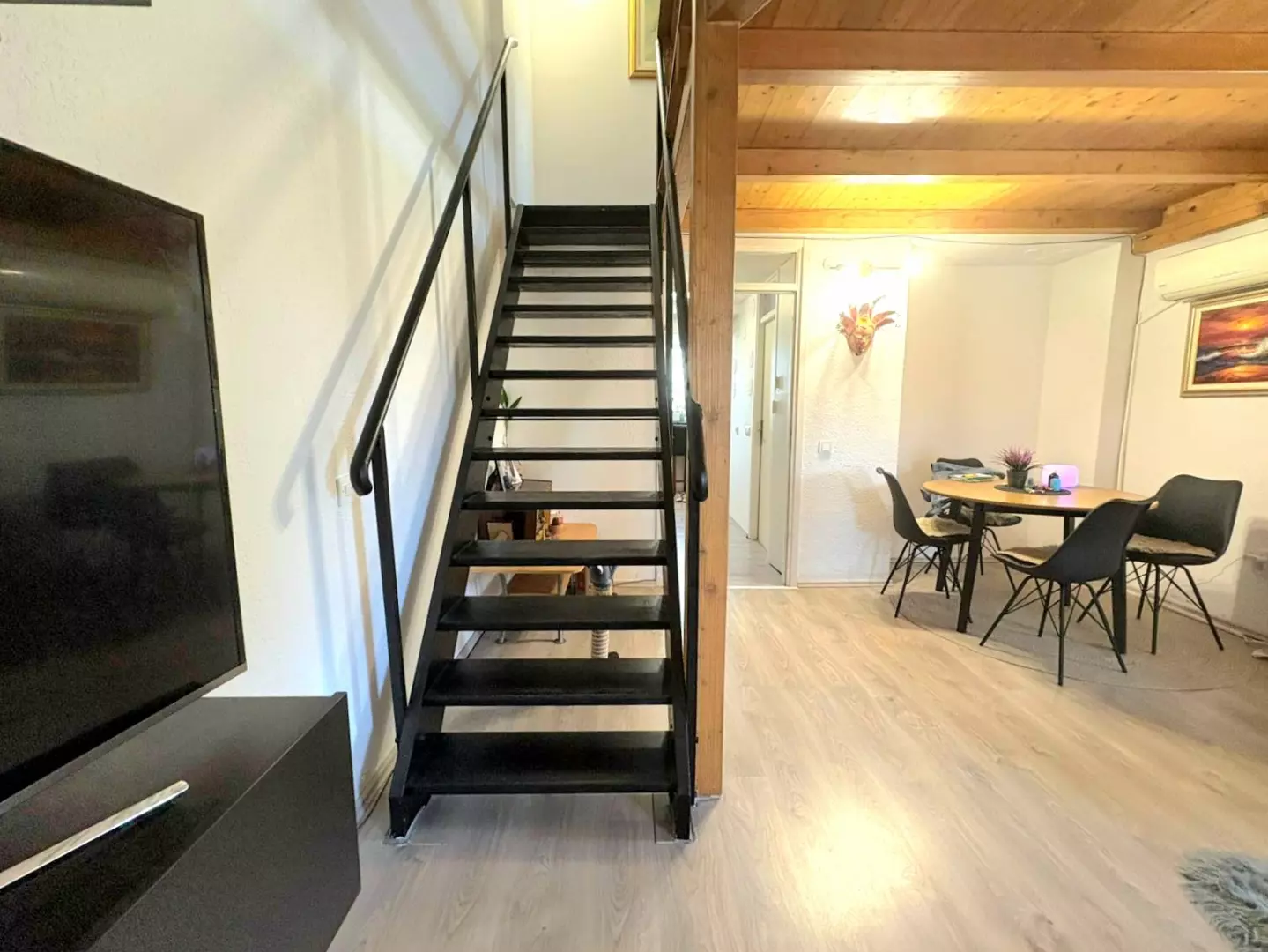 4-bedroom Apartment In Červar-porat, Croatia (83 M²)