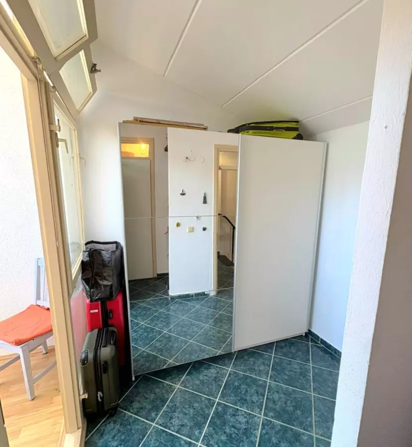 4-bedroom Apartment In Červar-porat, Croatia (83 M²)