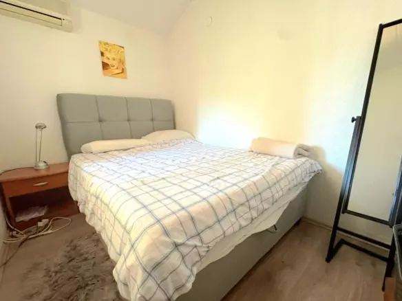 4-bedroom Apartment In Červar-porat, Croatia (83 M²)