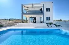 4-bedroom Villa In Vodice, Croatia (290 M²)