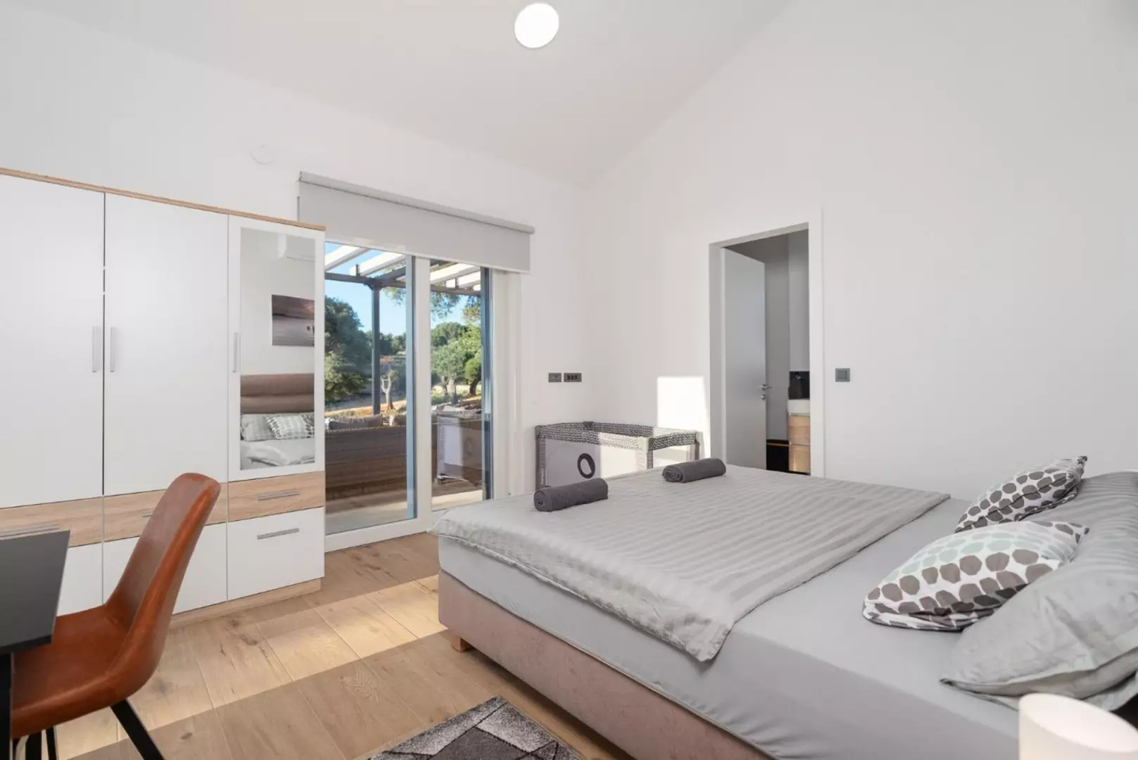 3-bedroom Villa In Lun, Croatia (133 M²)