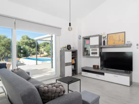 3-bedroom Villa In Lun, Croatia (133 M²)