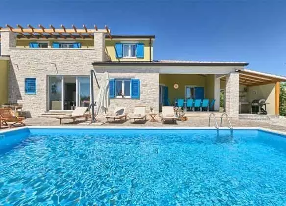 5-bedroom Villa In Mužini, Croatia (187 M²)