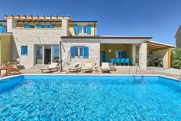 5-bedroom Villa In Mužini, Croatia (187 M²)
