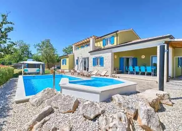 5-bedroom Villa In Mužini, Croatia (187 M²)