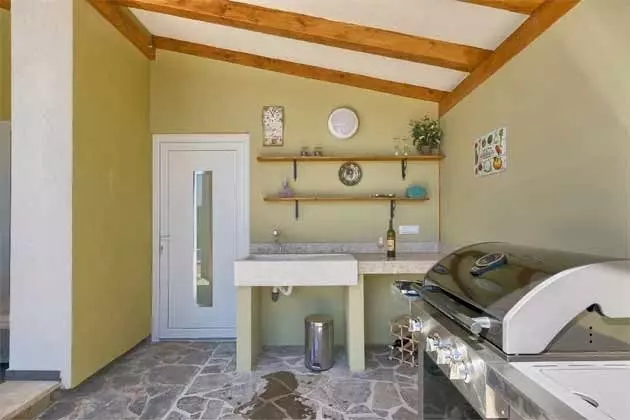 5-bedroom Villa In Mužini, Croatia (187 M²)