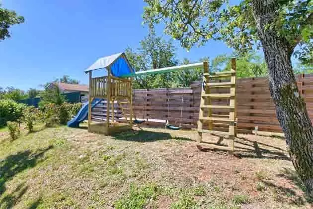 5-bedroom Villa In Mužini, Croatia (187 M²)