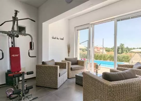 5-bedroom Villa In Mužini, Croatia (187 M²)