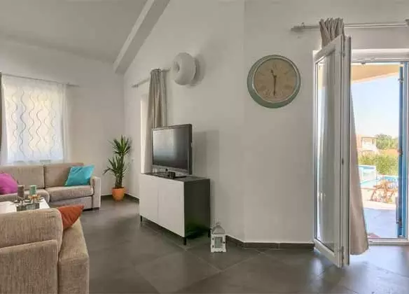 5-bedroom Villa In Mužini, Croatia (187 M²)