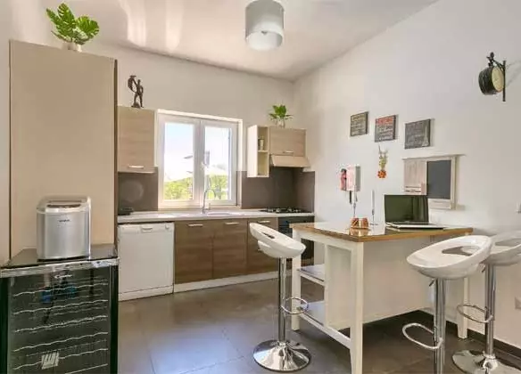 5-bedroom Villa In Mužini, Croatia (187 M²)