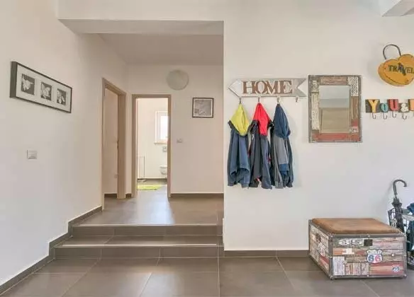 5-bedroom Villa In Mužini, Croatia (187 M²)