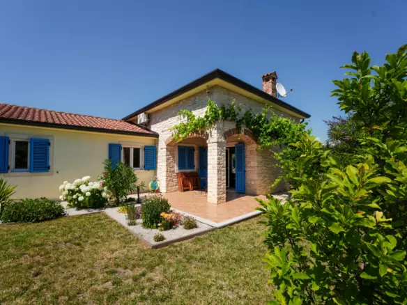 5-bedroom Detached House In Poreč, Croatia (133 M²)