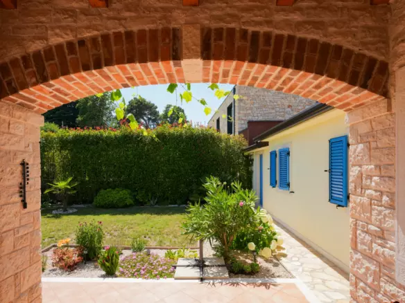 5-bedroom Detached House In Poreč, Croatia (133 M²)