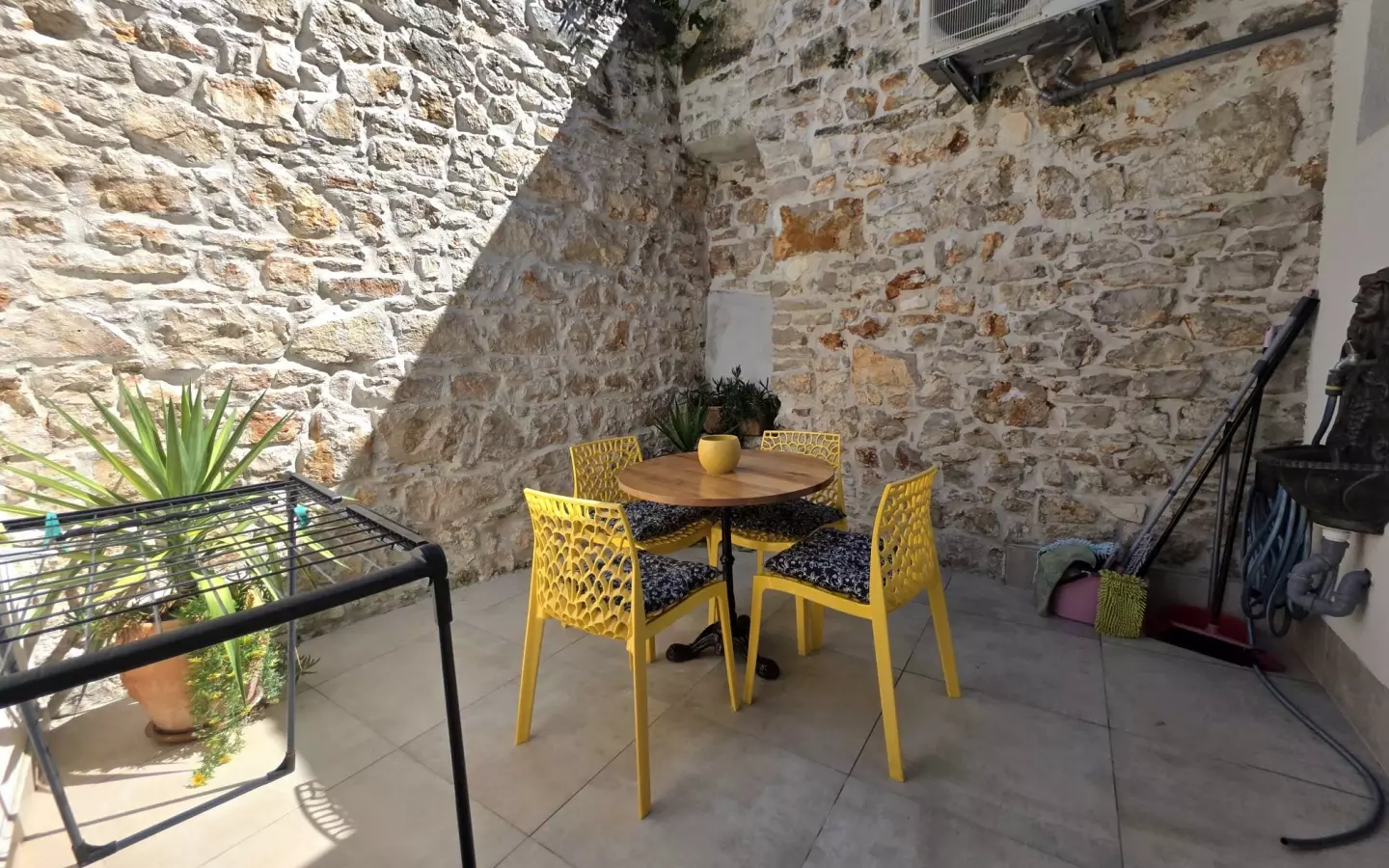 2-bedroom Apartment In Centar, Croatia (79 M²)