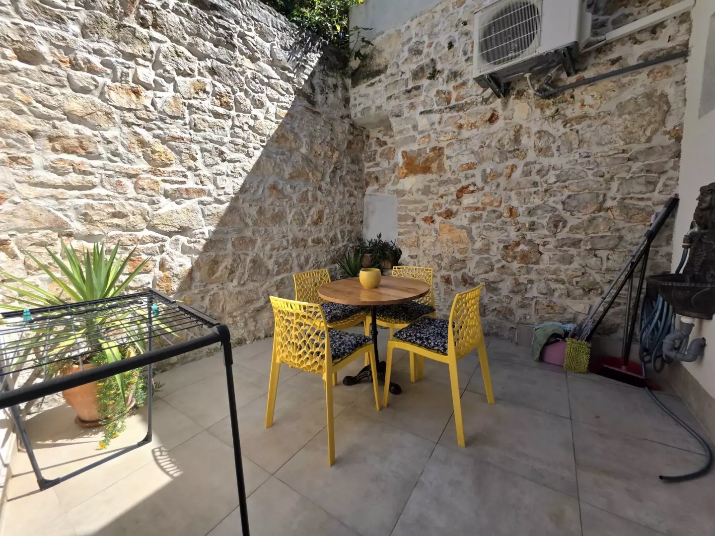 2-bedroom Apartment In Centar, Croatia (79 M²)