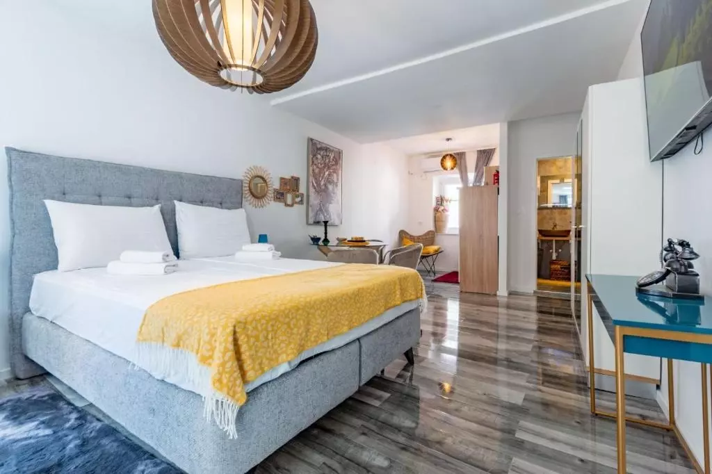 1-bedroom Apartment In Poluotok, Croatia (38 M²)