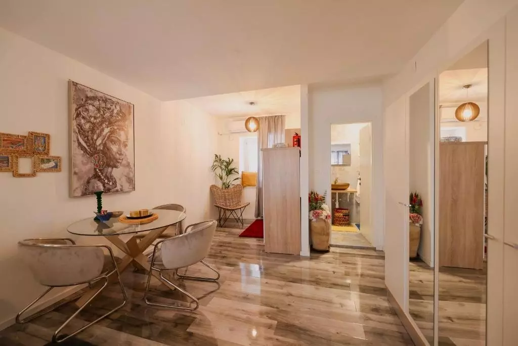 1-bedroom Apartment In Poluotok, Croatia (38 M²)