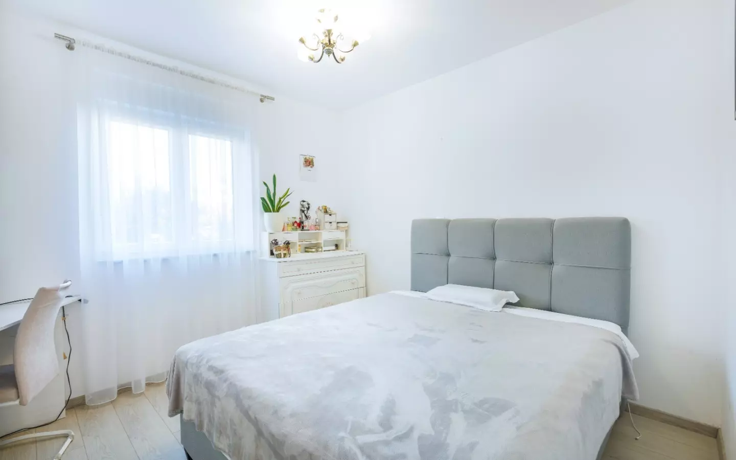 3-bedroom Apartment In Veli Vrh, Croatia (136 M²)
