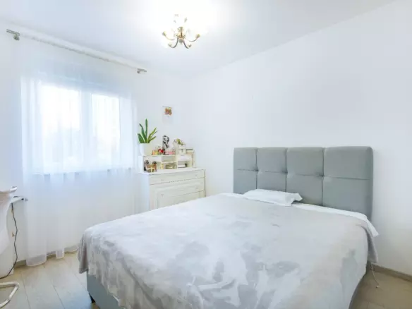 3-bedroom Apartment In Veli Vrh, Croatia (136 M²)
