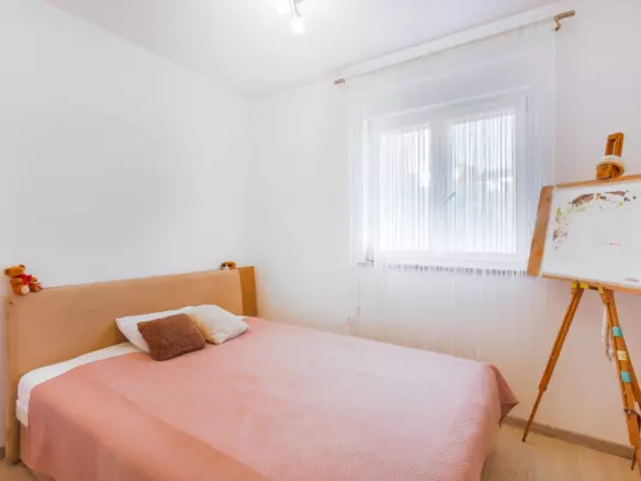 3-bedroom Apartment In Veli Vrh, Croatia (136 M²)