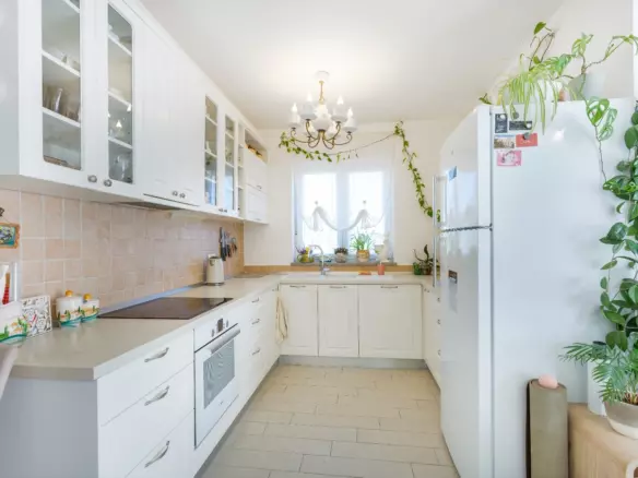 3-bedroom Apartment In Veli Vrh, Croatia (136 M²)