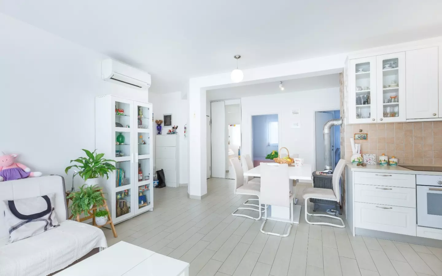 3-bedroom Apartment In Veli Vrh, Croatia (136 M²)