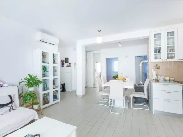 3-bedroom Apartment In Veli Vrh, Croatia (136 M²)