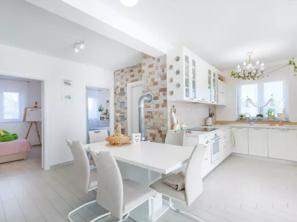 3-bedroom Apartment In Veli Vrh, Croatia (136 M²)