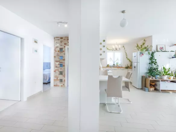 3-bedroom Apartment In Veli Vrh, Croatia (136 M²)