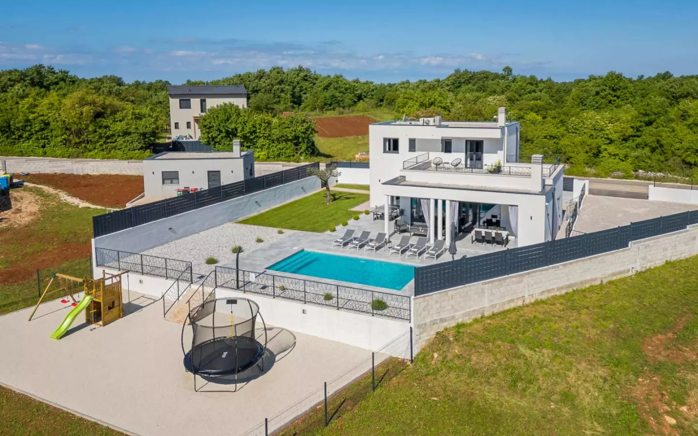 3-bedroom Villa In Režanci, Croatia (186 M²)