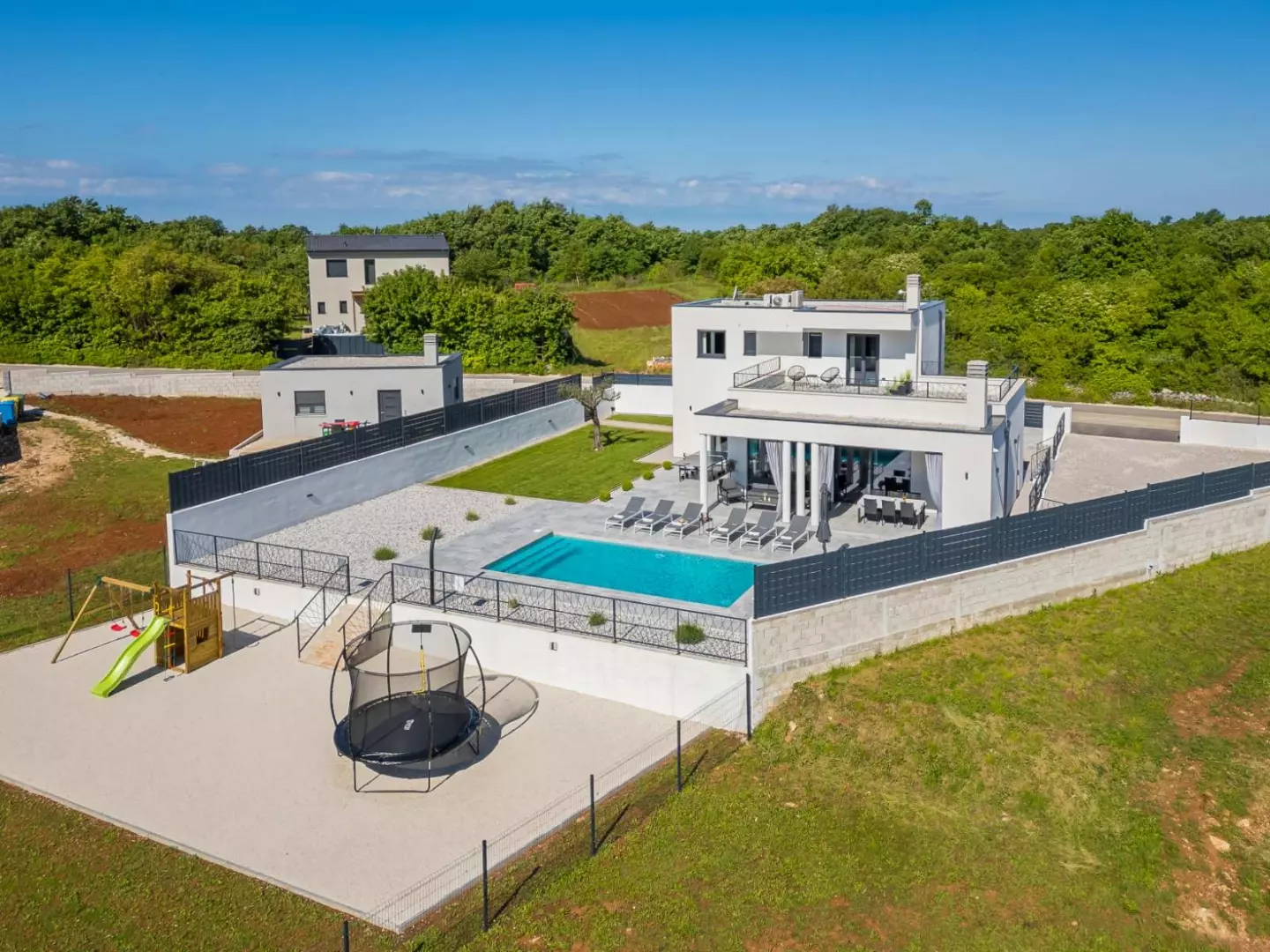 3-bedroom Villa In Režanci, Croatia (186 M²)