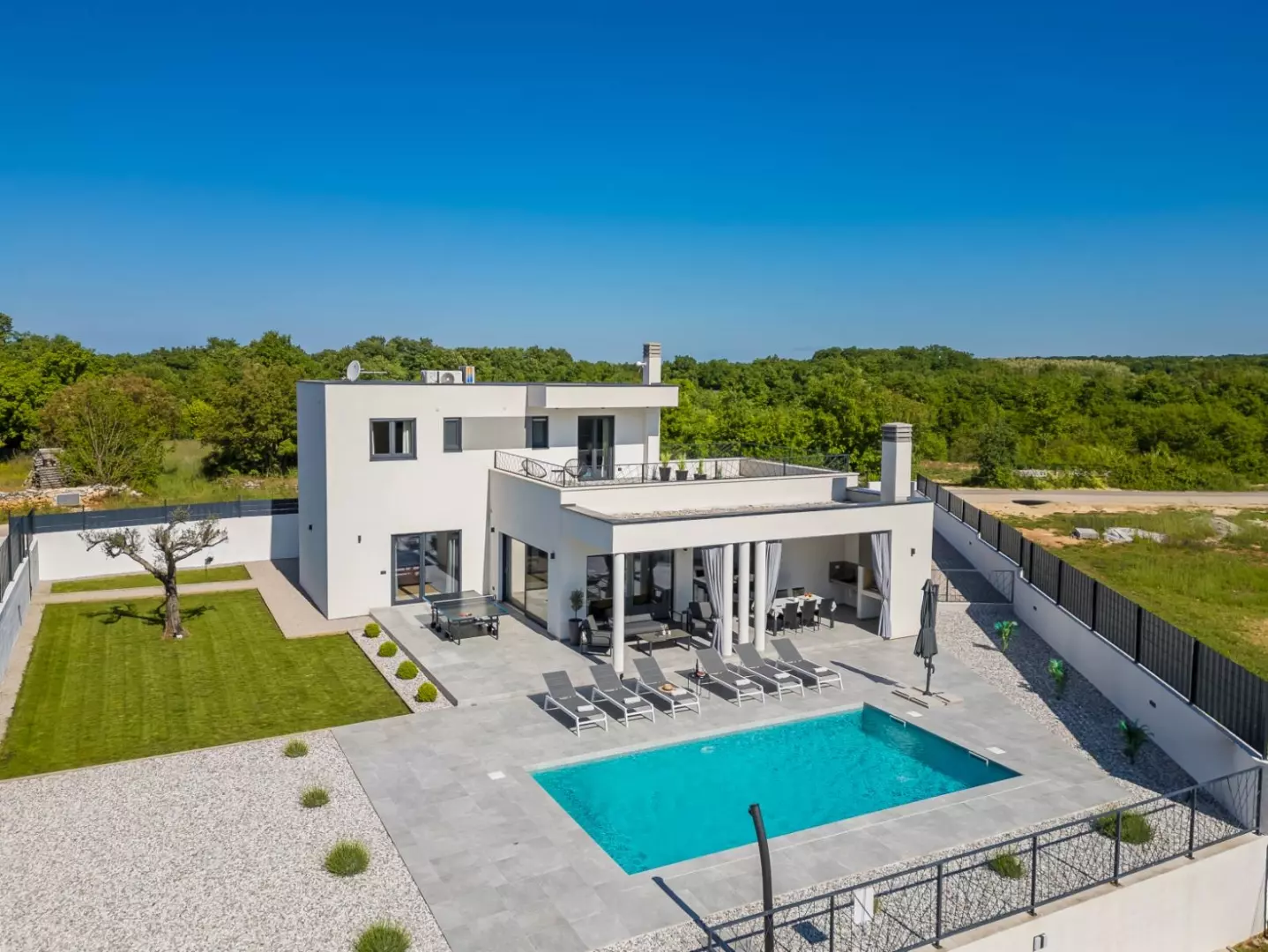 3-bedroom Villa In Režanci, Croatia (186 M²)