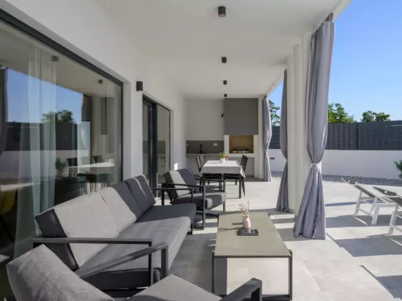3-bedroom Villa In Režanci, Croatia (186 M²)